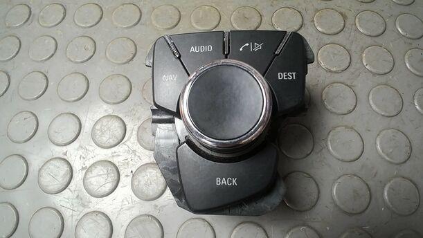 Foto: BEDIENTEIL AUDIO / MULTIFUNKTION eines Opel Insignia 2.0 CDTI Sports Tourer