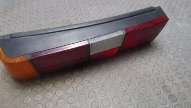 Foto: HECKLEUCHTE / RÜCKLICHT LINKS eines Volvo 340 DL