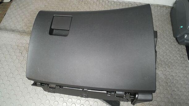 Foto: HANDSCHUHFACH eines Opel Insignia 2.0 CDTI Sports Tourer CL