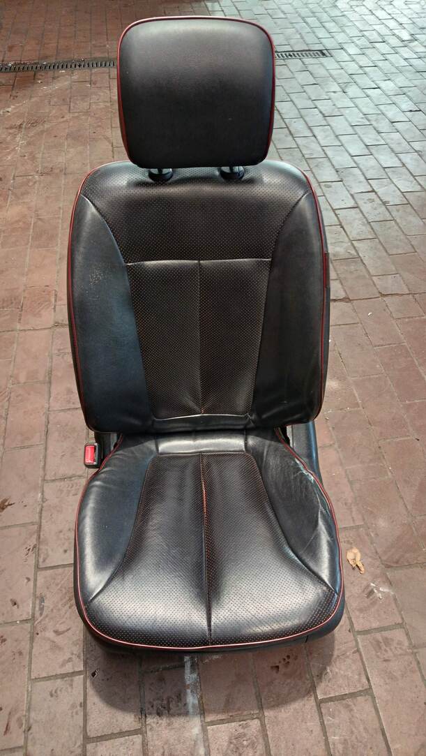 Foto: SITZ VORNE LINKS / FAHRERSITZ eines Hyundai Santa Fe 2.2 CRDi 4WD CL