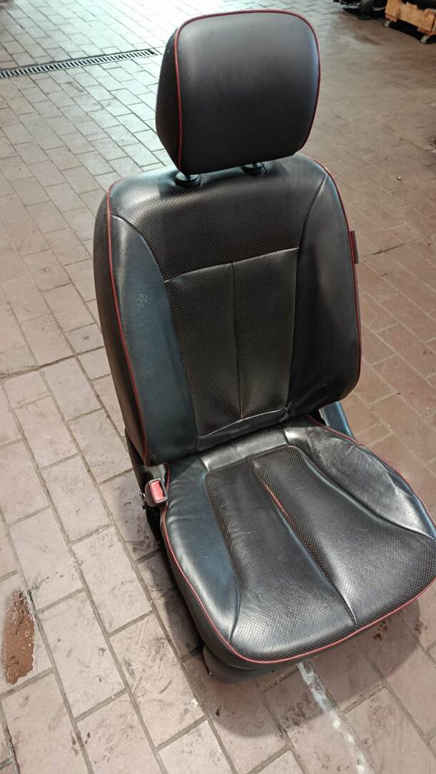 Foto: SITZ VORNE LINKS / FAHRERSITZ eines Hyundai Santa Fe 2.2 CRDi 4WD CL