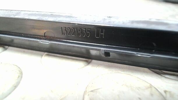 Foto: BLENDE ARMATURENTAFEL OBEN LINKS eines Opel Insignia 2.0 CDTI Sports Tourer CL