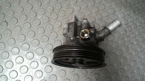 Foto: PUMPE SERVOLENKUNG/ SERVOPUMPE eines Opel Insignia 2.0 CDTI Sports Tourer CL