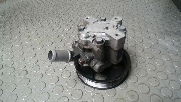 Foto: PUMPE SERVOLENKUNG/ SERVOPUMPE eines Opel Insignia 2.0 CDTI Sports Tourer CL