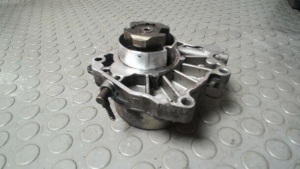 Foto: VAKUUMPUMPE/ UNTERDRUCKPUMPE eines Opel Insignia 2.0 CDTI Sports Tourer CL