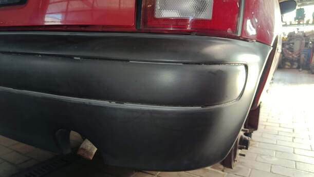 Foto: STOSSSTANGE / STOSSFÄNGER HINTEN eines Nissan Micra 1.0 CL