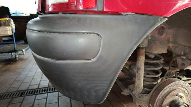 Foto: STOSSSTANGE / STOSSFÄNGER HINTEN eines Nissan Micra 1.0 CL