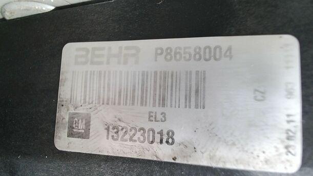 Foto: ELEKTROLÜFTER/ DOPPELLÜFTER eines Opel Insignia 2.0 CDTI Sports Tourer CL