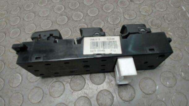 Foto: FENSTERHEBERSCHALTER eines Hyundai Santa Fe 2.2 CRDi 4WD CL