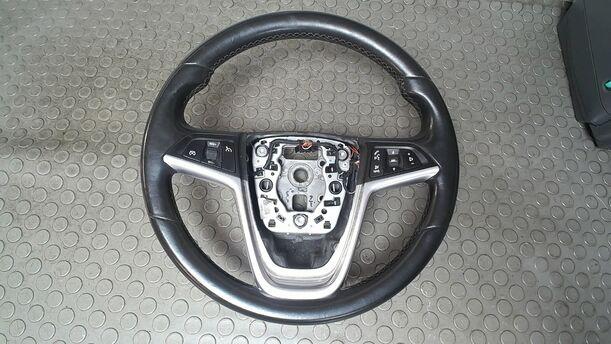 Foto: LENKRAD ( OHNE AIRBAG ) eines Opel Insignia 2.0 CDTI Sports Tourer