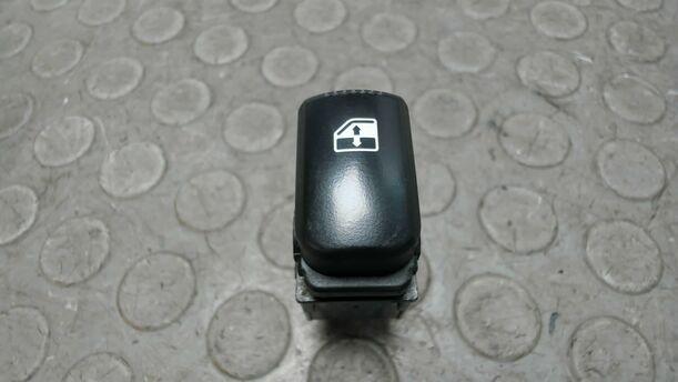 Foto: FENSTERHEBERSCHALTER HINTEN eines Hyundai Santa Fe 2.2 CRDi 4WD