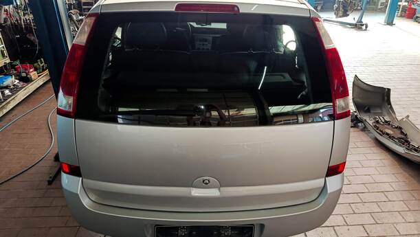 Foto: HECKKLAPPE / HECKDECKEL eines Opel Meriva 1.6 16V