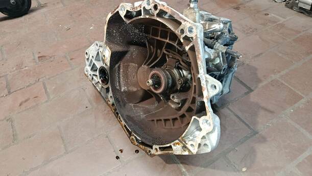 Foto: SCHALTGEIRIEBE 5-GANG eines Opel Meriva 1.6 16V