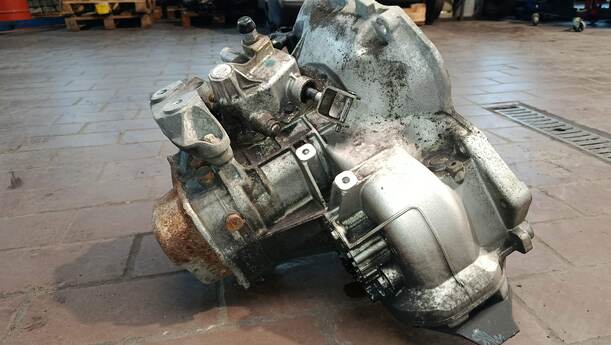 Foto: SCHALTGEIRIEBE 5-GANG eines Opel Meriva 1.6 16V