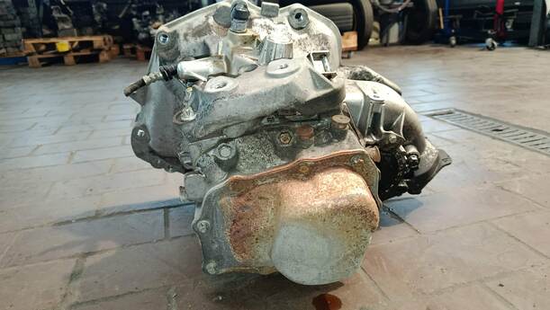 Foto: SCHALTGEIRIEBE 5-GANG eines Opel Meriva 1.6 16V
