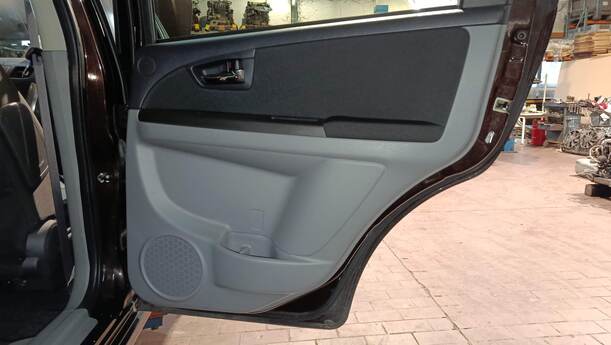 Foto: TÜR HINTEN RECHTS eines Suzuki SX4 1.6 VVT