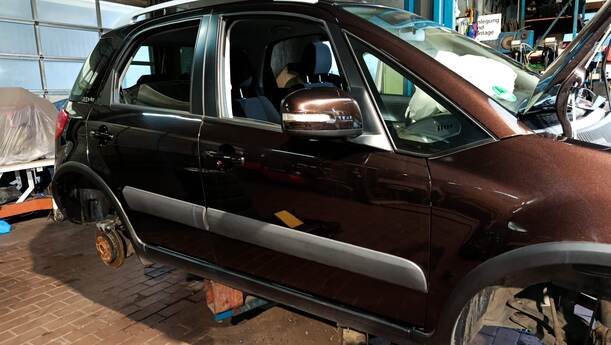 Foto: TÜR VORN RECHTS eines Suzuki SX4 1.6 VVT
