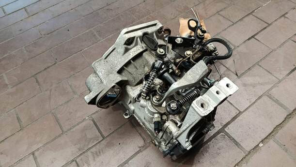 Foto: SCHALTGETRIEBE 5-GANG EUH eines VW Golf Variant 1.9 TDI