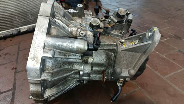 Foto: SCHALTGETRIEBE 5 GANG eines Suzuki SX4 1.6 VVT