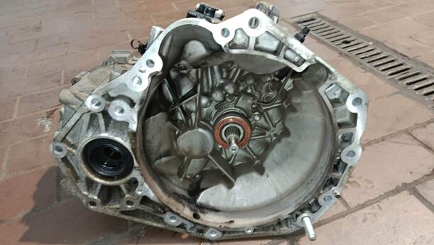 Foto: SCHALTGETRIEBE 5 GANG eines Suzuki SX4 1.6 VVT