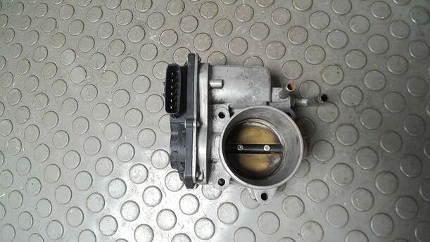 Foto: DROSSELKLAPPENSTUTZEN/ DROSSELKLAPPE eines Suzuki SX4 1.6 VVT