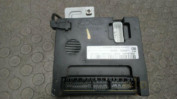 Foto: STEUERGERÄTE BCM / BODY CONTROL MODULE eines Hyundai Santa Fe 2.2 CRDi 4WD