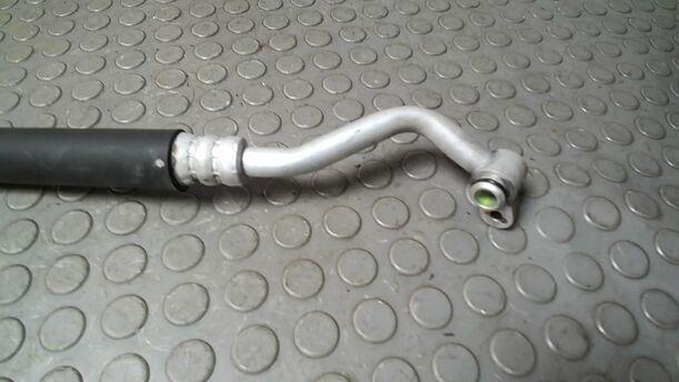 Foto: SCHLAUCH KOMPRESSOR/ VERDAMPFER eines Suzuki SX4 1.6 VVT