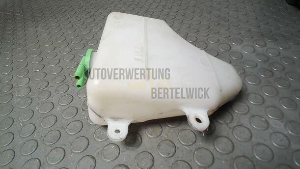 Foto: AUSGLEICHSBEHÄLTER eines Suzuki SX4 1.6 VVT