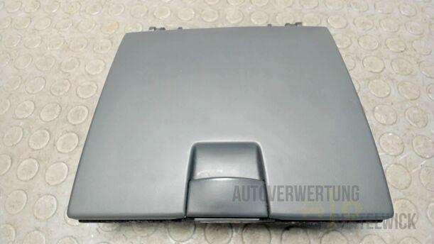 Foto: ABLAGEFACH ARMATURENBRETT eines Hyundai Santa Fe 2.2 CRDi 4WD