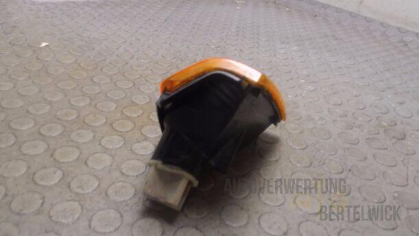 Foto: BLINKER / BLINKLEUCHTE  LINKS eines Volvo 340
