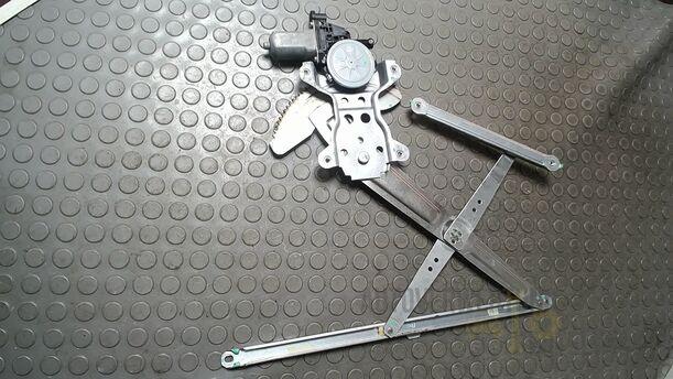 Foto: FENSTERHEBER ELEKTRISCH VORN LINKS eines Suzuki SX4 1.6 VVT