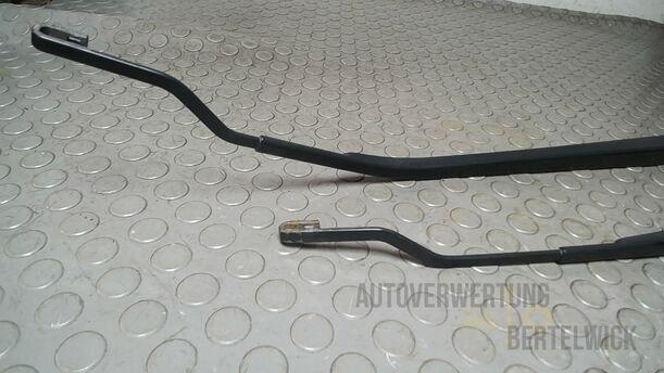 Foto: SCHEIBENWISCHERARME VORN eines Suzuki SX4 1.6 VVT