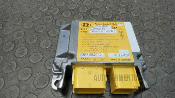 Foto: AIRBAGSTEUERGERÄT eines Hyundai Santa Fe 2.2 CRDi 4WD