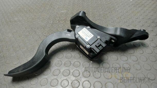Foto: GASPEDAL eines Hyundai Santa Fe 2.2 CRDi 4WD