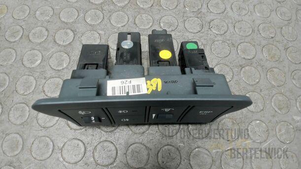 Foto: SCHALTEREINHEIT / LEUCHTWEITENVERSTELLUNG / ESP eines Hyundai Santa Fe 2.2 CRDi 4WD