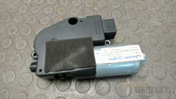 Foto: SCHIEBEDACHMOTOR eines Hyundai Santa Fe 2.2 CRDi 4WD