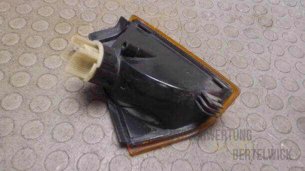 Foto: BLINKER / BLINLEUCHTE LINKS eines Volvo 340