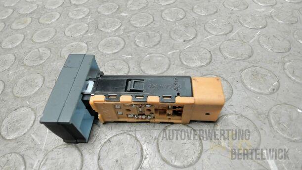 Foto: SCHALTER HECKSCHEIBENHEIZUNG eines Hyundai Santa Fe 2.2 CRDi 4WD