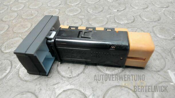 Foto: SCHALTER HECKSCHEIBENHEIZUNG eines Hyundai Santa Fe 2.2 CRDi 4WD