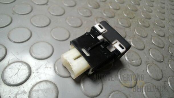 Foto: SCHALTER LEUCHTWEITENVERSTELLUNG eines Suzuki SX4 1.6 VVT
