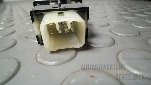 Foto: SCHALTER LEUCHTWEITENVERSTELLUNG eines Suzuki SX4 1.6 VVT
