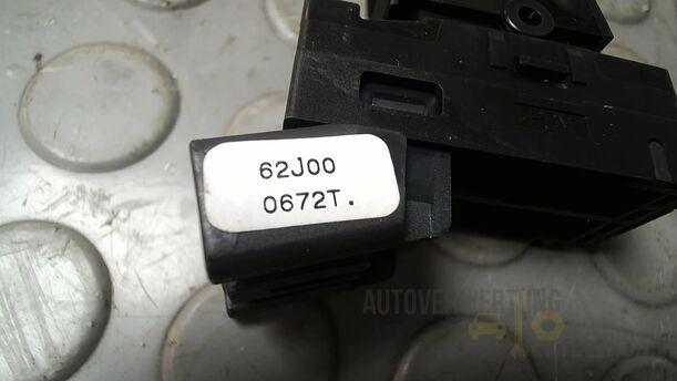 Foto: FENSTERHEBERSCHALTER HINTEN eines Suzuki SX4 1.6 VVT