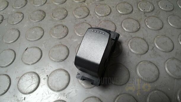 Foto: FENSTERHEBERSCHALTER eines Suzuki SX4 1.6 VVT