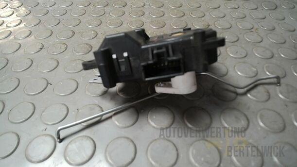 Foto: STELLMOTOR LUFTMISCHUNG eines Suzuki SX4 1.6 VVT