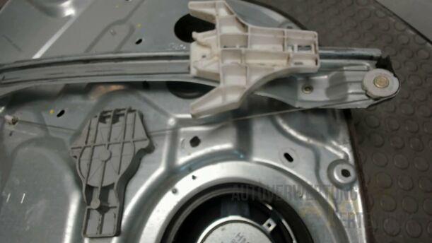 Foto: FENSTERHEBER HINTEN LINKS eines Hyundai Santa Fe 2.2 CRDi 4WD