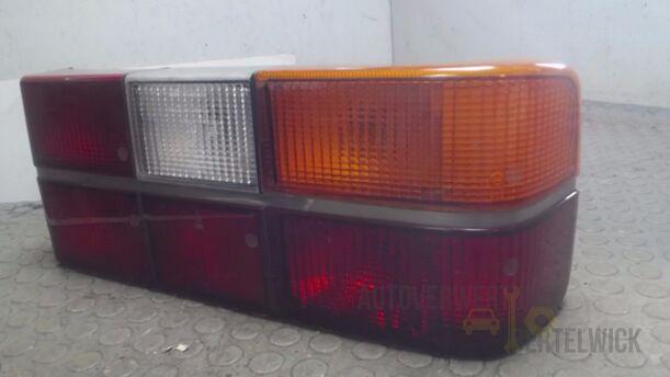 Foto: HECKLEUCHTE / RÜCKLICHT RECHTS (BESCHÄDIGT) eines Volvo 240 GL