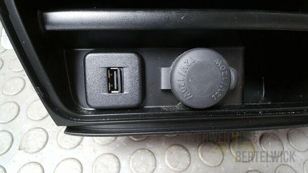 Foto: ABLAGEFACH ARMATURENBRETT eines Suzuki SX4 1.6 VVT GL