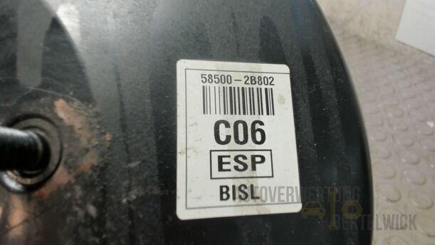 Foto: BREMSKRAFTVERSTÄRKER eines Hyundai Santa Fe 2.2 CRDi 4WD GL