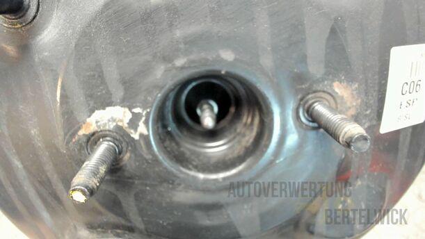 Foto: BREMSKRAFTVERSTÄRKER eines Hyundai Santa Fe 2.2 CRDi 4WD GL