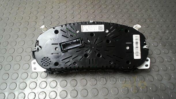 Foto: TACHOEINHEIT/ KOMBIINSTRUMENT eines Suzuki SX4 1.6 VVT GL